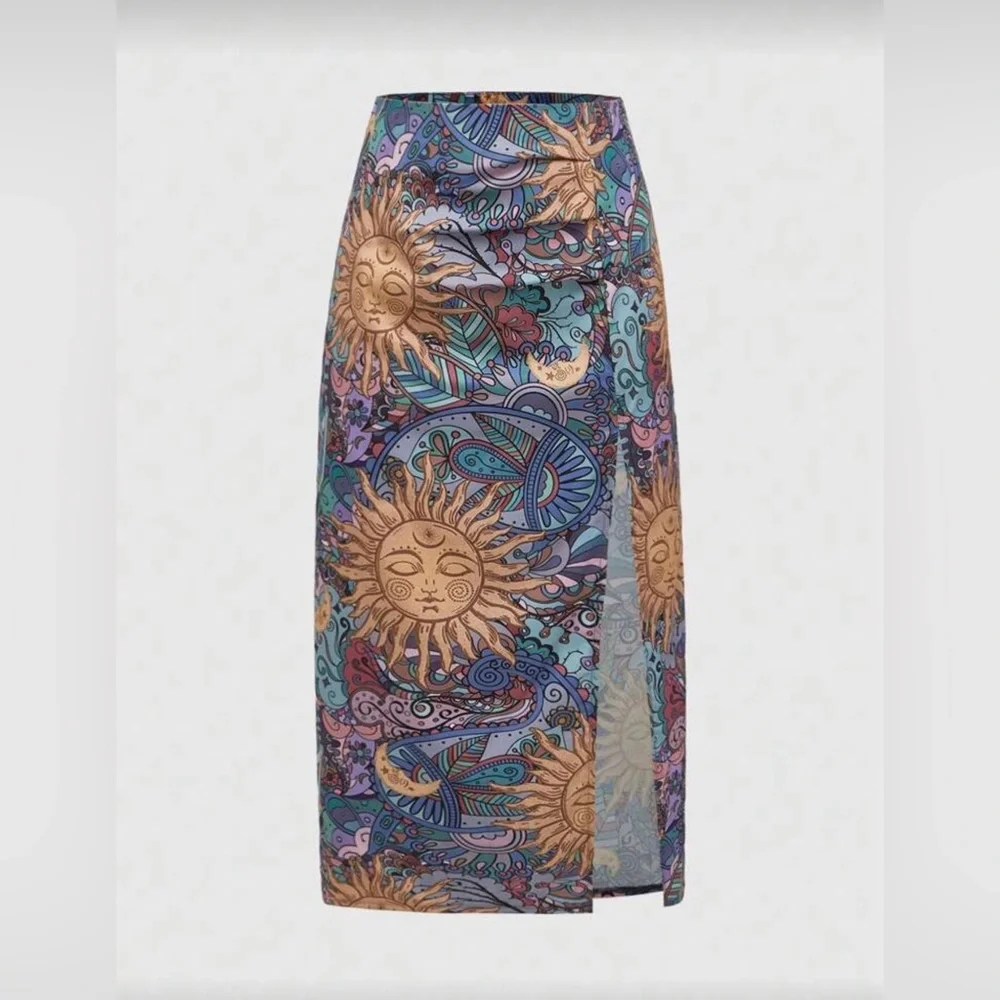 Size 2x Colorful Sun and Moon Patterned Skirt - Picture 1 of 1
